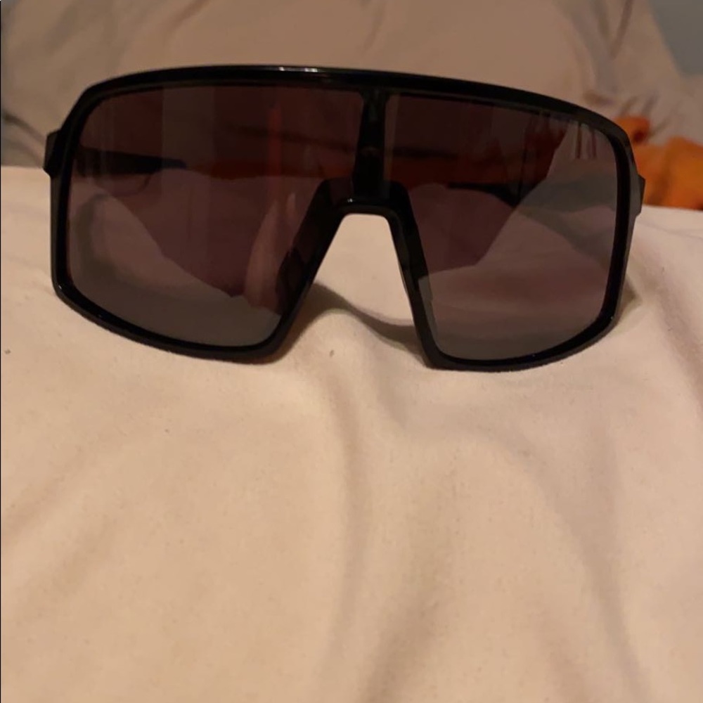 Oakley sutro in great condition only worn couple of times case is included